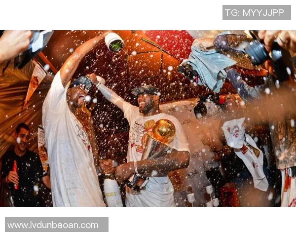 勇士与奇才激战1月25日NBA赛场精彩对决引发球迷热议